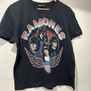Ramones tee sz M